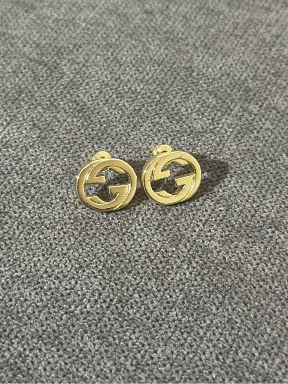 Gucci Interlocking GG Stud Earrings - Picture 2 of 4